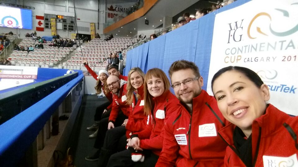 therealwfg's tweet image. RT @TeamJJonesCurl: First day on the bench at the @therealwfg #contcup! #benchselfie #curling
