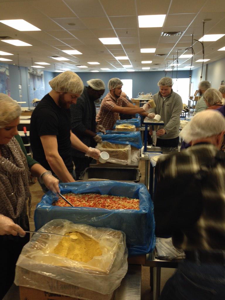 netministries's tweet photo. #NETalumni taking some time to serve today @fmsc_org #netaw15 #netusa http://t.co/utMKIuGVqy