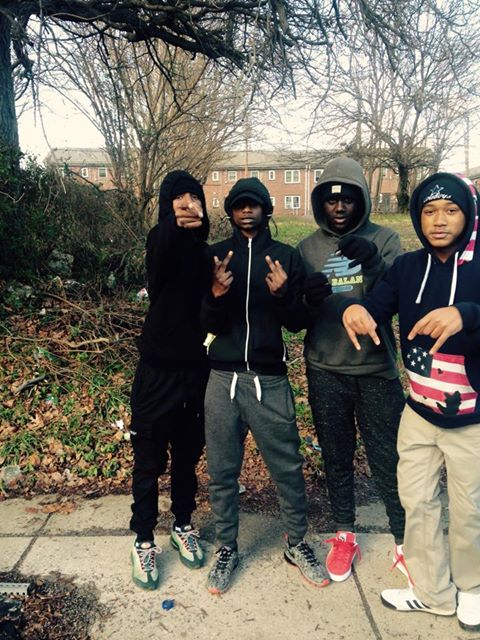 jeezy_Ot8's tweet photo. We post on y'all block ✋😂 http://t.co/R959DTPKFz