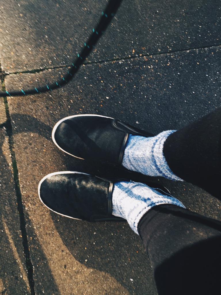 EsteeLalonde's tweet photo. Someone once told me there are no rules in fashion. ✌️ http://t.co/7uiz5XGtsO