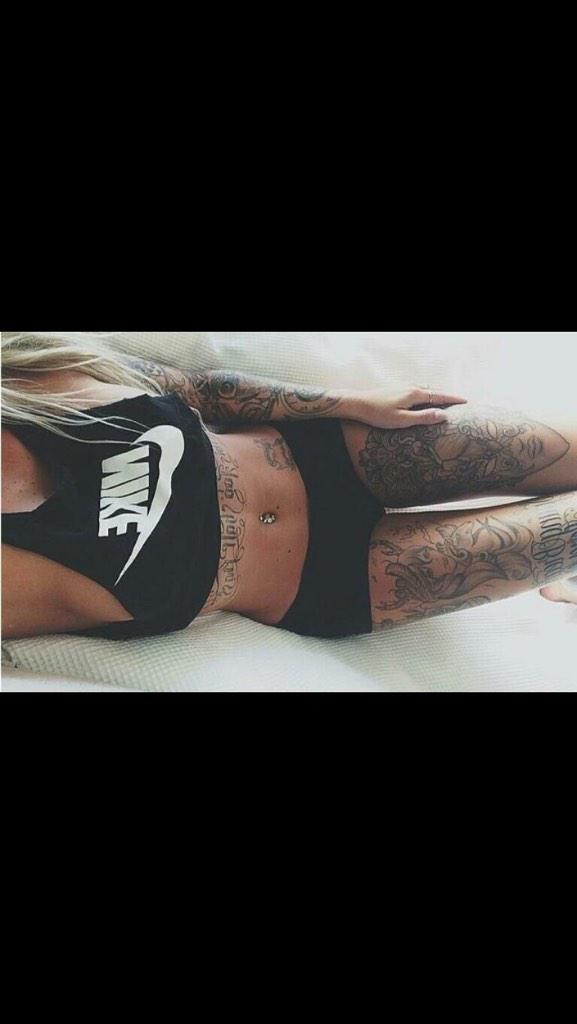 thevioletmusic's tweet photo. Our kind of girl #tatted #fit #sexy http://t.co/b3TiIfMBDX