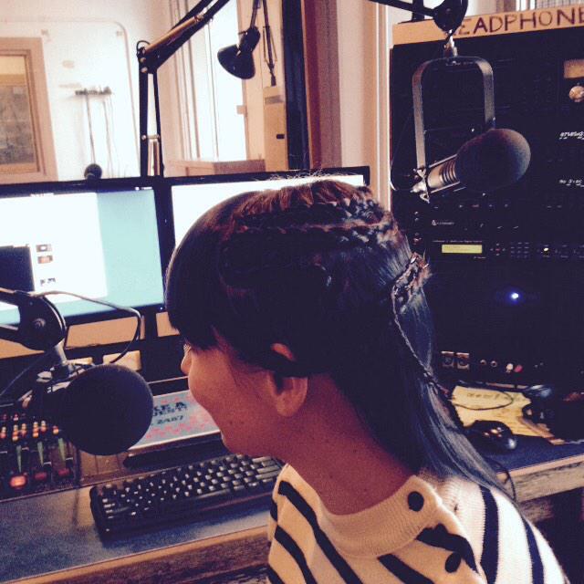 alanayorke's tweet image. @VeeSimmonds wove some #DreamMagic right into my hair today live on #braidio @CKDU881FM #TheMagicOfRadio