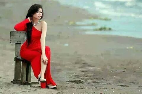 من أدب الحديث مع سيــدة أن تــُنصت
لعينيها اولاً .
