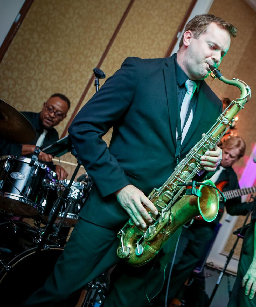 SFLHeatwaveBand's tweet photo. The sax and the keys http://t.co/Fkhq0V2HT6