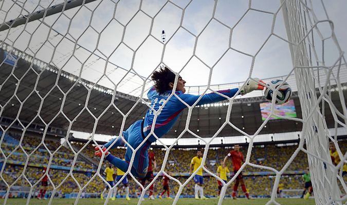 miseleccionmx's tweet photo. #OrgulloTricolor @yosoy8a se ubica dentro de los diez mejores Porteros del Mundo: http://t.co/6DPJl3fPCM http://t.co/Ch1ulYUbrT