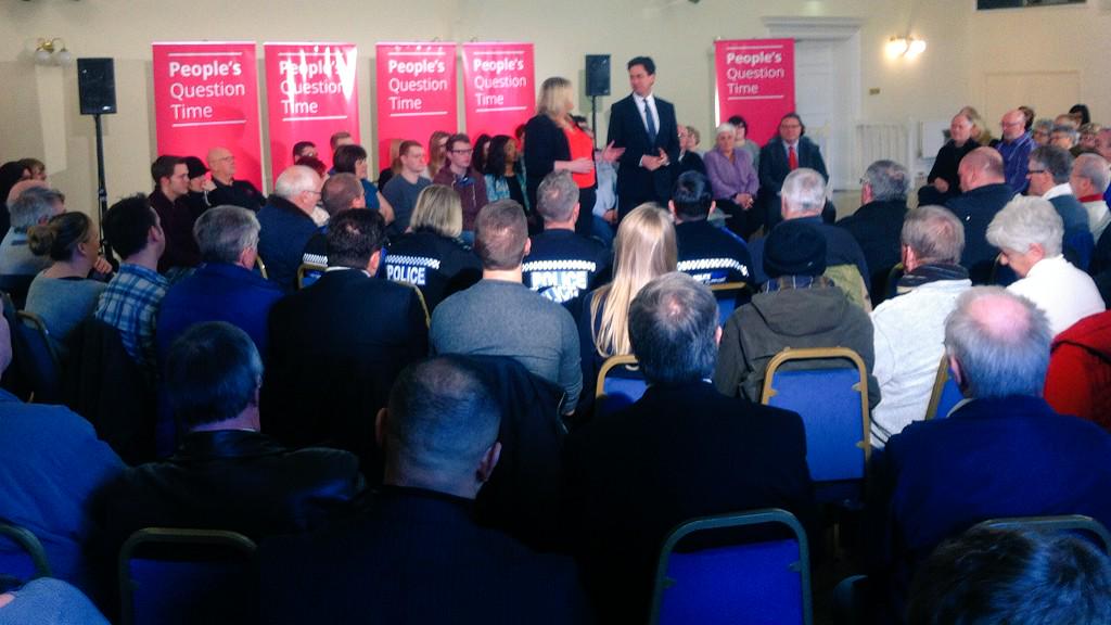 SherwoodLabour's tweet photo. Our very own @leoniemathers welcoming Ed Miliband to Hucknall, lots of support for Labour's plans from local people http://t.co/TABZjdLDHa