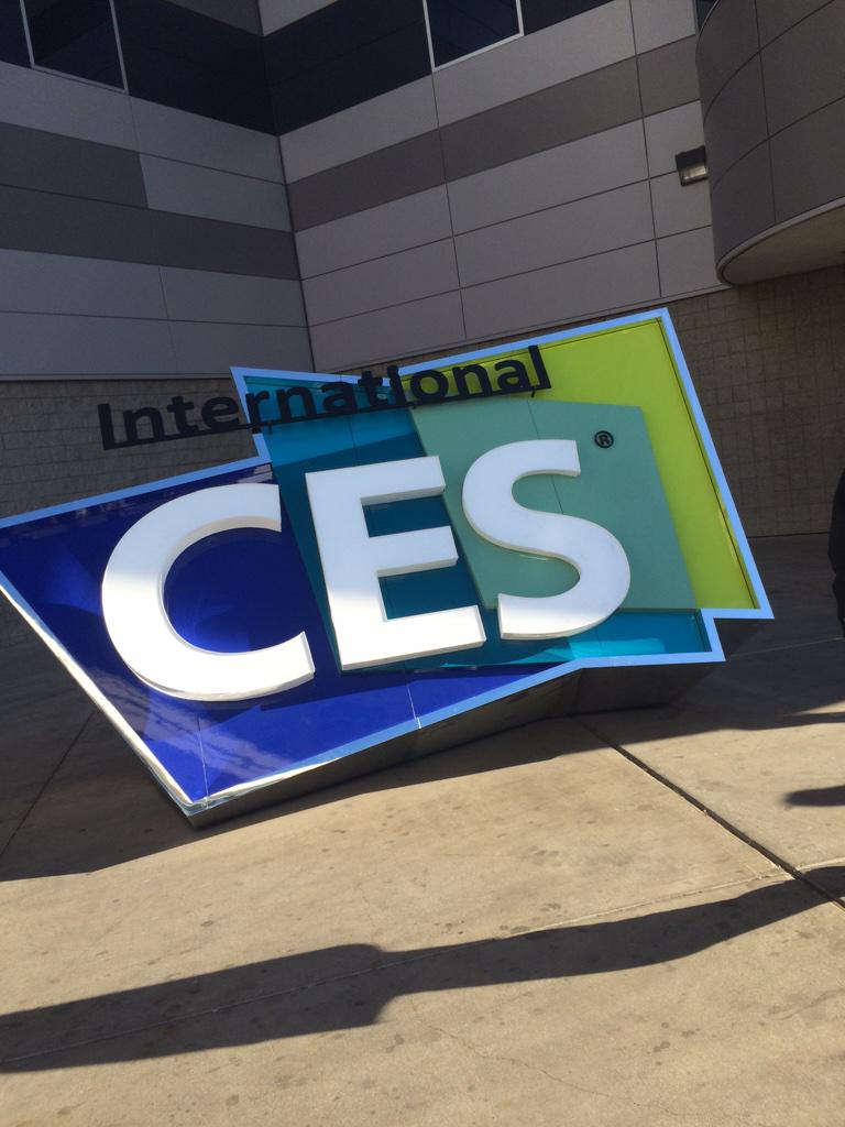 FlightDeckTV's tweet image. Who's ready for day 3 of @intlCES?! Visit the @freevi3d Booth #20351 &amp;amp; you could take home a glasses-free #3Dtablet!
