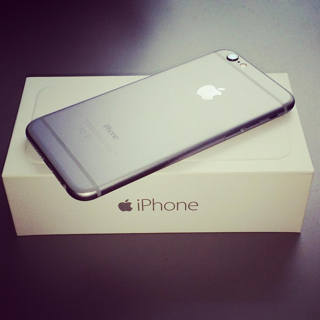 Kyle_Leighton's tweet image. Shout out to @Just_D_Cook for hooking me up with the iPhone 6 at Sprint today. 👌 #newphone #samenumber #iphone6