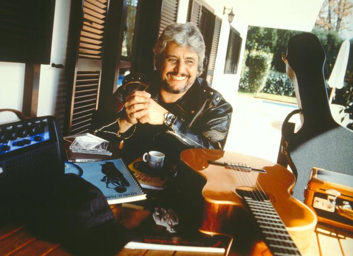 Furto nella villa in Maremma di Pino Daniele