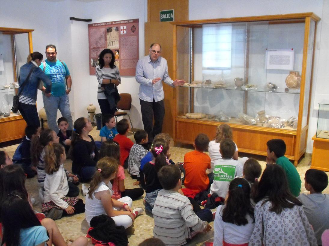 MuseuMoncada's tweet photo. Visita al Tòs Pelat de Moncada, el dissabte dia 10 a les 10:00h en el punt d'encontre de l'Ermita de Santa Bàrbara. http://t.co/JpODKcARHX