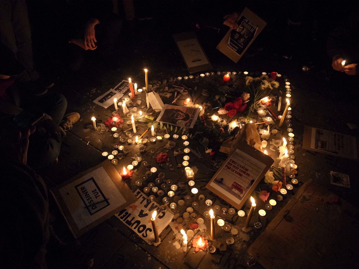 LMH_nouveau's tweet photo. «Ils voulaient mettre la France à genoux, ils l'ont mise debout.» Et le reste du monde a suivi. #Charlie http://t.co/iZr3Covr9j