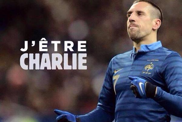 SarahDeysine's tweet photo. Parce que ça les aurait tellement fait marrer. #CharlieHebdo #JeSuisCharlie via @EspoirsduFoot http://t.co/yyrXsYDJUZ