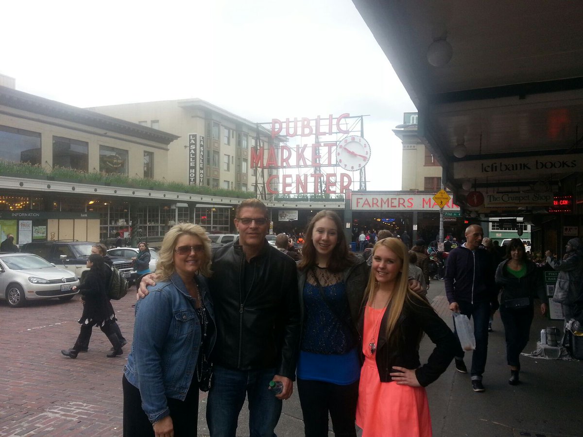 NWActorTraining's tweet photo. Casting Director Howard Meltzer at Pike Place Market http://t.co/whAObsD1zb