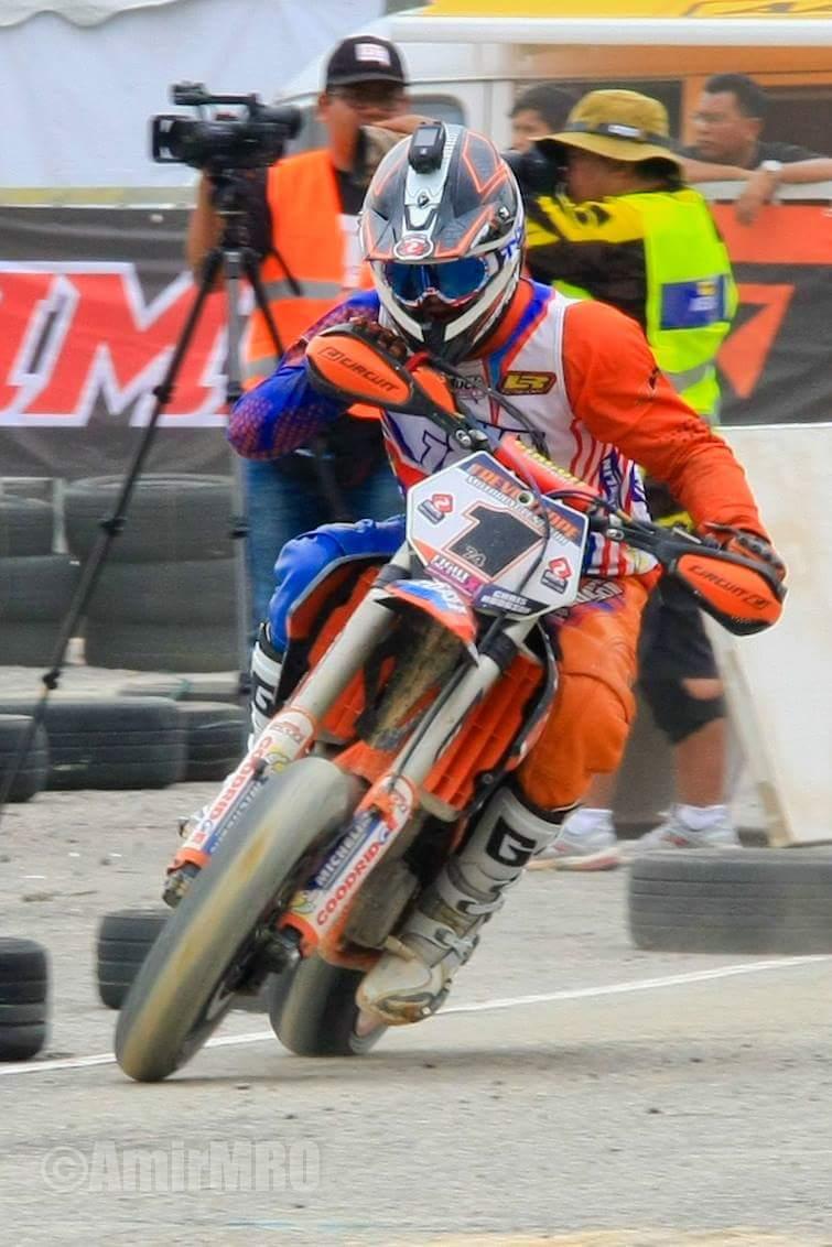 crazyhodgson's tweet photo. @driftcamforum just back from malaysia where the guys at motoworld hooked me up with a #driftcam. footage soon... http://t.co/ikFXznOLNF
