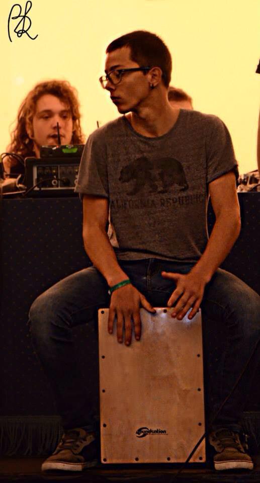 ThomasTozzi's tweet photo. Acustic session! http://t.co/WJcUl1WVth