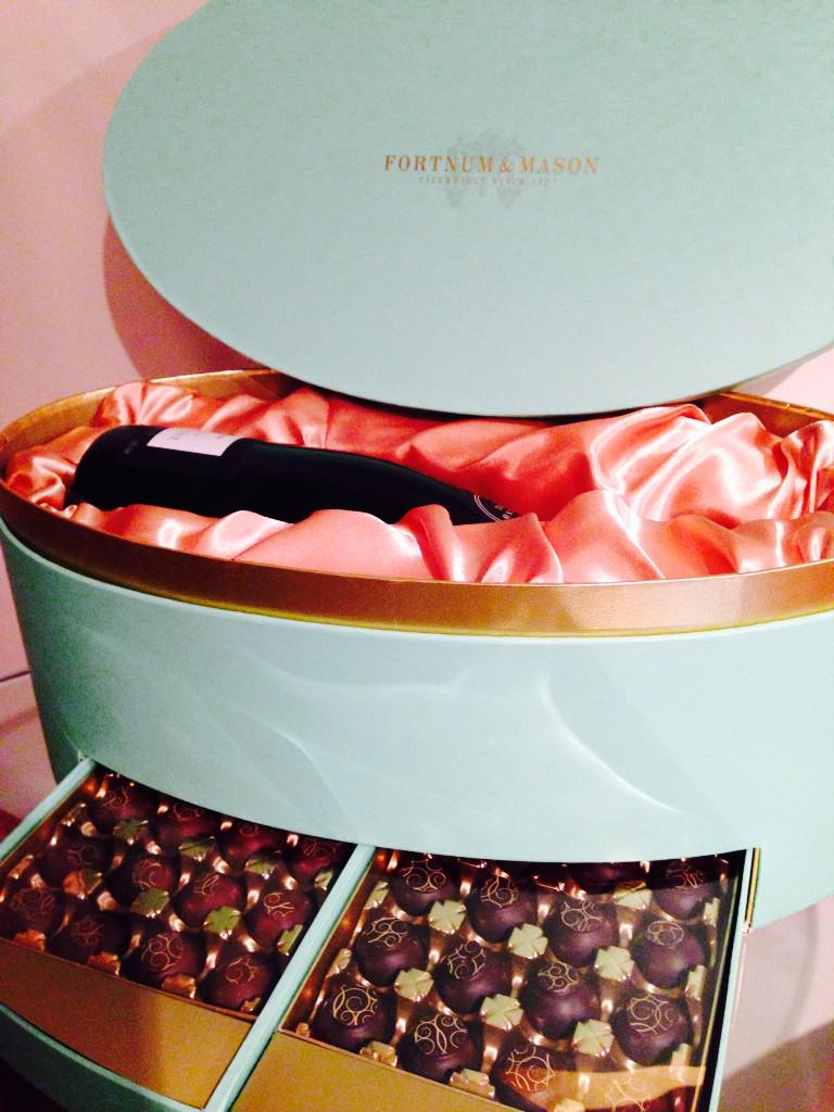 stephhplease's tweet image. Touched by my surprise present from 2 of my clients #holiday #TravelAgents #Maldives #MaldivesAdventure