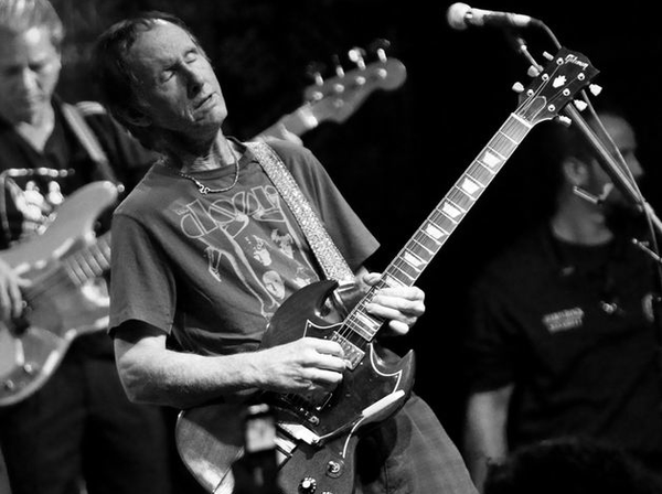 Happy Birthday to Robby Krieger. 