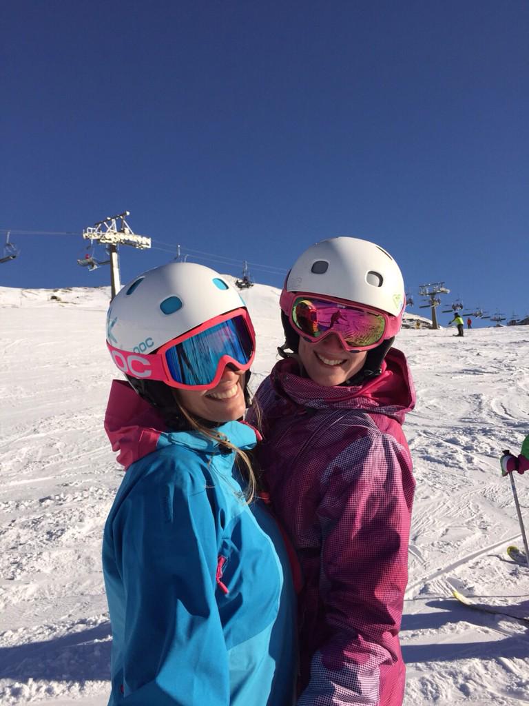 Mira <a href="/ctaengua/">carla taengua</a> que equipadas van, POC! ejem ejem