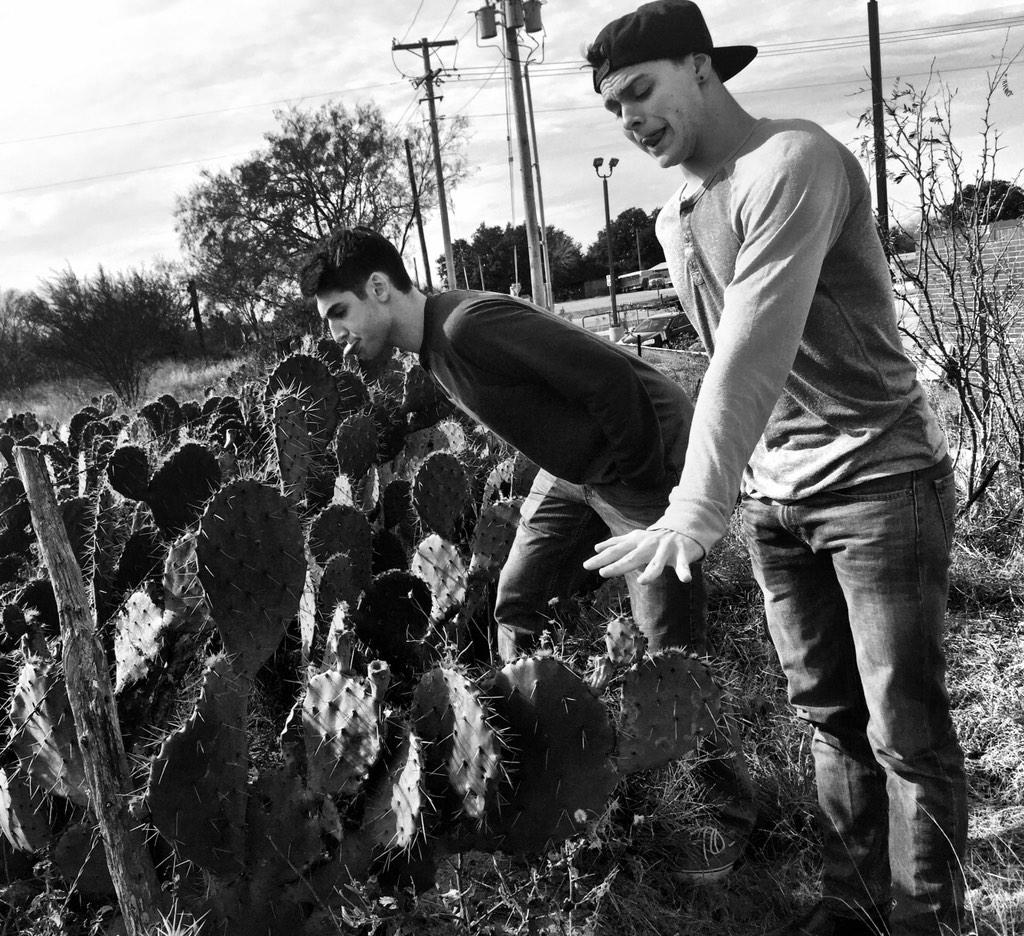 iAmSean_Luke's tweet photo. Somewhere in Texas. http://t.co/aqqQ2Kw8Oj