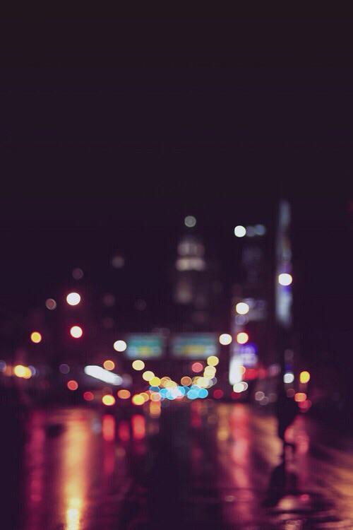 انطوى بك ليل 
مشئوم : الهوى
واستفاق الجرح 
وصاحت هالمدينه 
مَ يشابه بُعدك 
القاسي : سوى 
طفل ذاق اليتم 
في اول سنينه