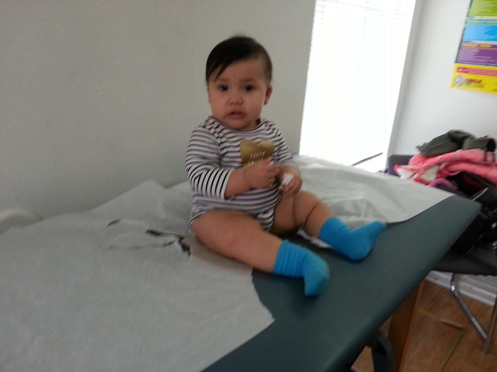 FReN_22's tweet image. My sweetheart Layla at her 9mos checkup! #LaylaRose #9mos #TheirGoingToNeedNewTissue