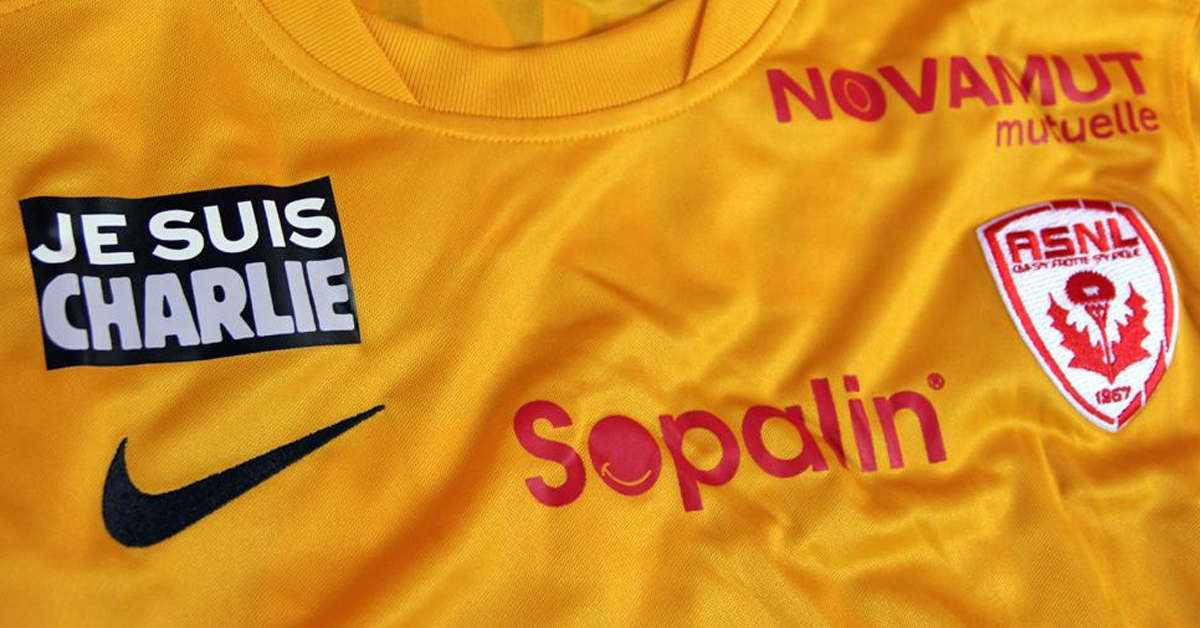 lequipe's tweet photo. Un maillot floqué «Je suis Charlie» vendredi http://t.co/zzP5Xhm8r6 http://t.co/wT5xB90SgL