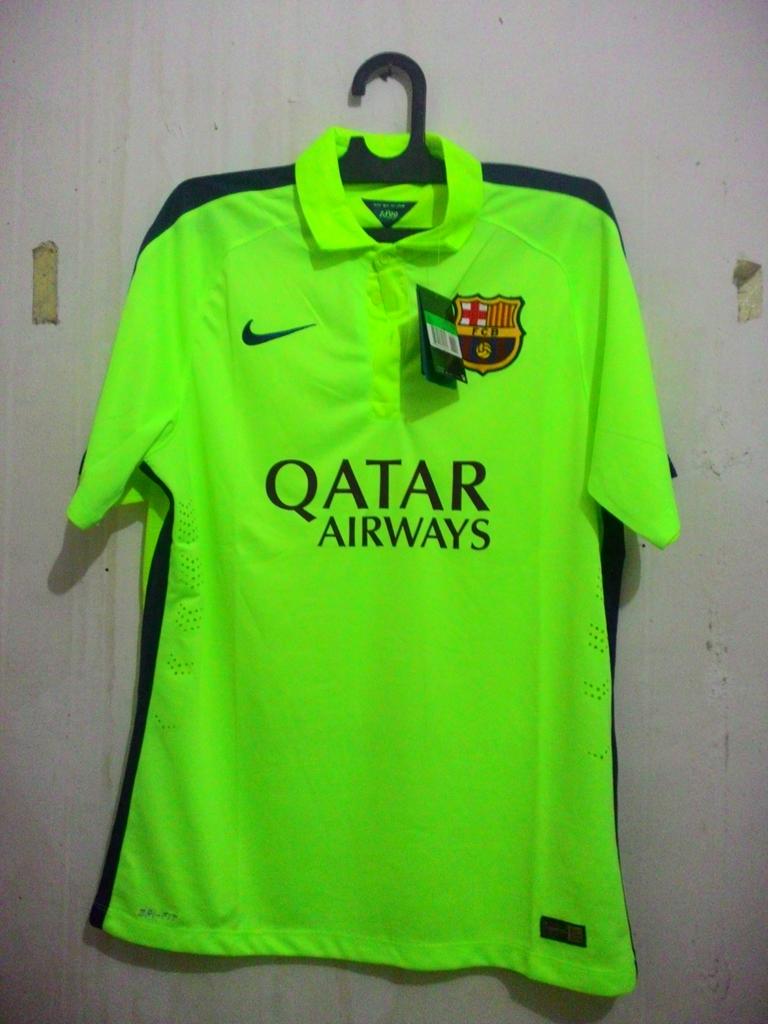 Al_fianMA's tweet photo. Pajang baju baruu @INDOBARCA_BKS visca barca!!!  🍻 (bajigur) http://t.co/QA4put8XXs