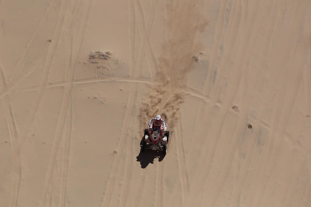 dakar's tweet image. Stage 5 - Quads: Sonik wins again! vuelve a ganar!
1 Sonik
2 Casale +10m51s
3 Gonzalez Ferioli +21m41s

#Dakar2015