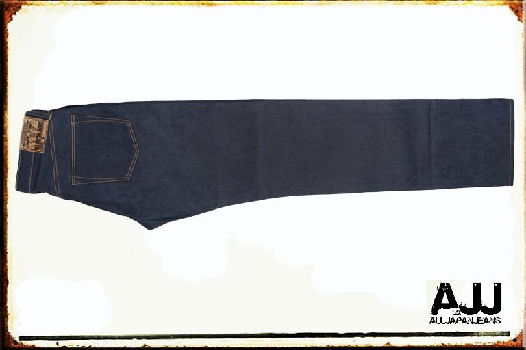 ALLJAPANJEANS's tweet photo. 【AJJ-002ZF】13oz Gray Weft Model
どこか泥臭さを感じる深い黒みを帯びた色合いへと表情を変える1本です！
http://t.co/N3XyBslTXu http://t.co/qIYs8BdGbp