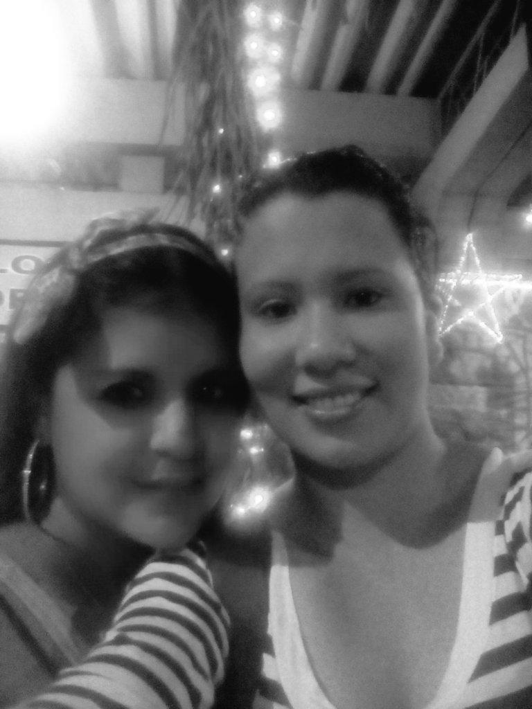 yuescaster's tweet photo. POR FIN DESPUÉS DE DOS AÑOS SE ME DA LA OPORTUNIDAD DE CONOCER A ESTA GRAN MUJER @ANABELL74599734 http://t.co/UdoO5rWNti