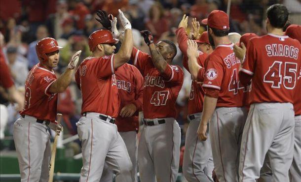 COSPanama's tweet photo. ¡Angelinos firman al prospecto cubano Baldoquín, de 21 años! http://t.co/saH6xlIyFN #MLBCOS http://t.co/s0iQLuthGC