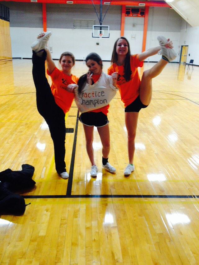 ECheerCoachT's tweet photo. 3 way tie for practice champion today!! @EmmaMoore33 @RACHELMULLICAN and @ladodson15 #ehscheerpc #proud #fresh&Sophs http://t.co/G0PfUADc3g
