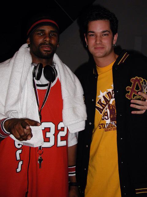 Happy birthday to Chicago\s very own Here\s a fun picture with R. Kelly! [ 