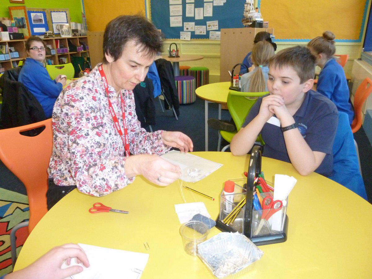 PCJS42's tweet photo. Miss James and Patchwork Club embarking on the latest project. http://t.co/UpmTpMEEYt