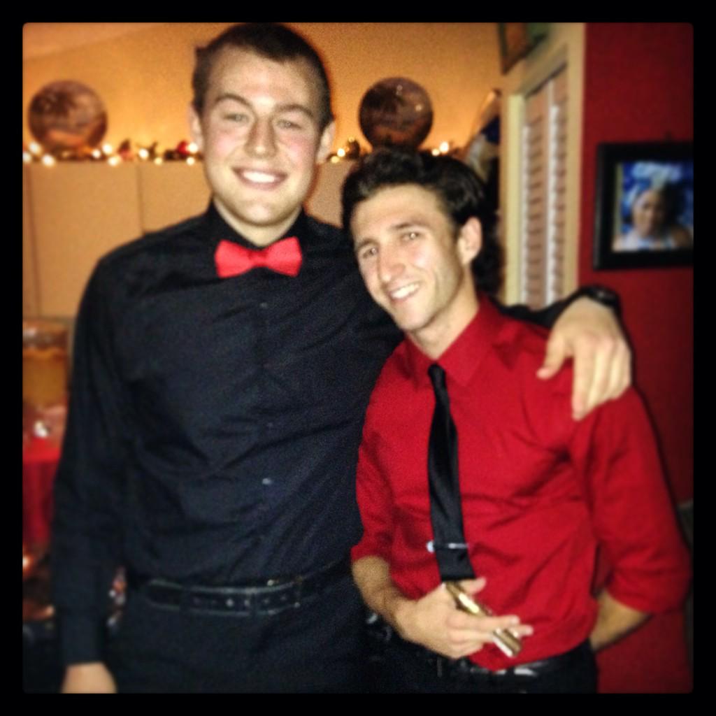 pozitomojito's tweet photo. #tbt #NotReallyAThrowBack New Year's Eve with my dude @PorktotheChop πβ http://t.co/ocHijiPeUt
