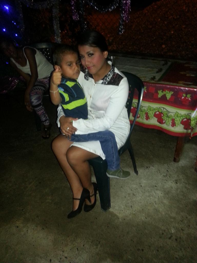 TanyiTello's tweet photo. Kn mi bb... http://t.co/35lRmpUNpZ