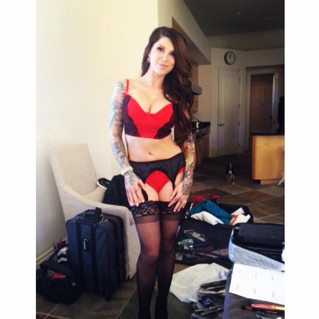 Behind the scenes with @Brazzers and a four legged photobomb 😂 http://t.co/rqGGTESh8C<a class="tags" href="/tag/brazzers">@brazzers</a><a href="/tag/allgood"class="tags"><span>#allgood</span></a>