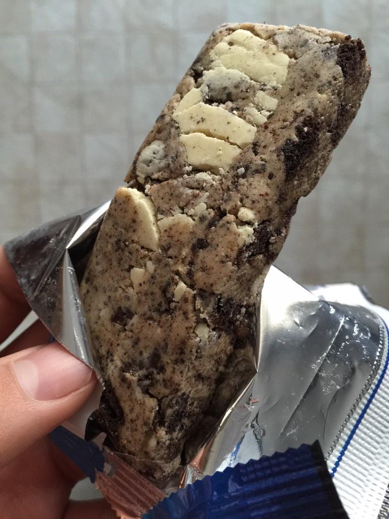 cookeatlift's tweet photo. Preworkout: A @QuestNutrition Cookies &amp; Cream #QuestBar 😍 #ChunkPorn http://t.co/gaYHK3wpfR