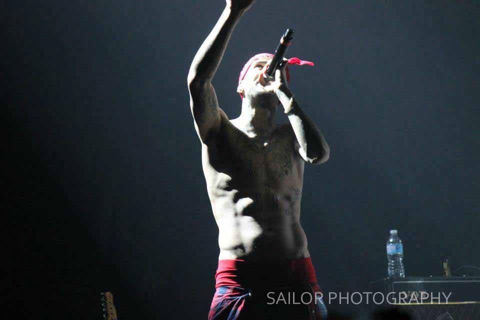 SailorPhoto's tweet photo. Amazing shot of @DannyFernandes from the #WildLiveTour Barrie, Ontario March 3rd 2014 http://t.co/VJw4Gios47