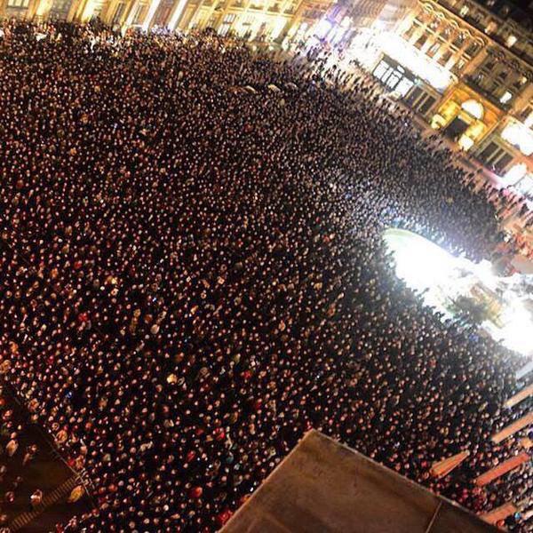 TheOxEvents's tweet image. "They wanted to bring france to her knees. Instead, she stood up" #JeSuisCharlie #pride #RIP