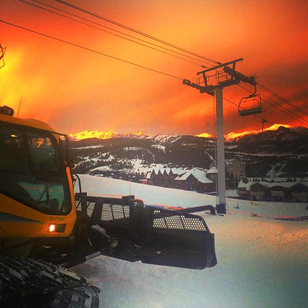 bigskyresort's tweet photo. Last night's sunset was one for the beauty record books: Photo: Charles Medsker http://t.co/pF87b0zjTA