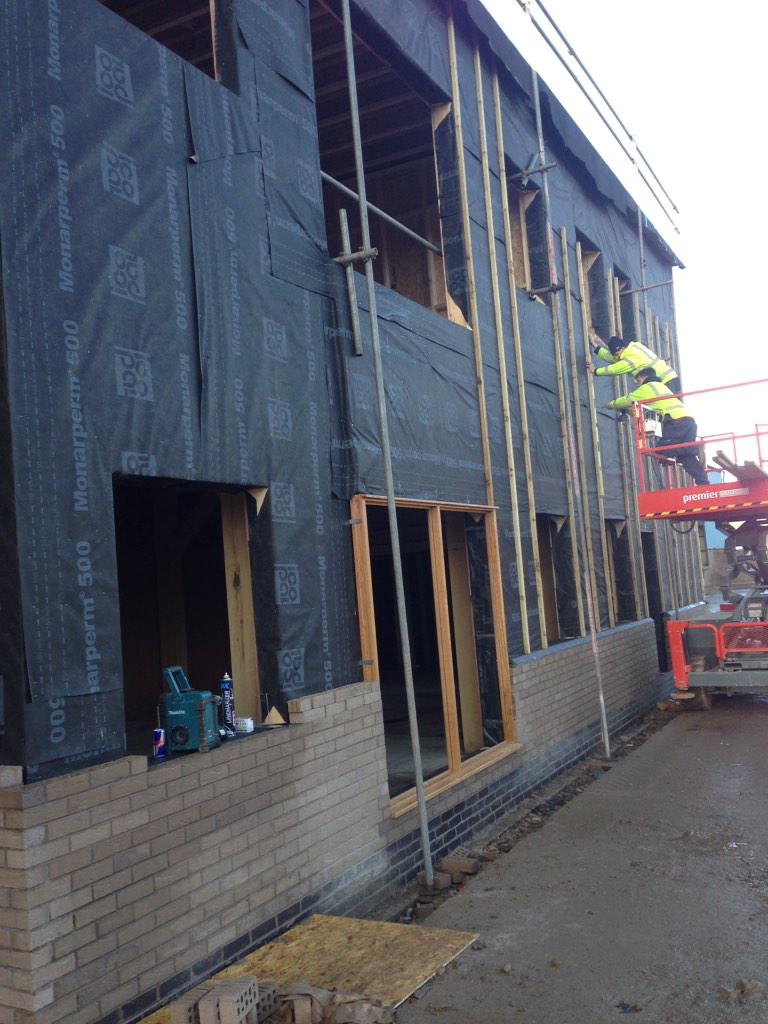 associatedtimbe's tweet image. New office taking shape now oak windows glazed to be installed and battens to be fitted ready for #oakcladding