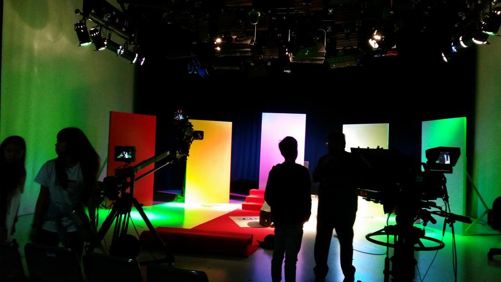 fmsuncut's tweet photo. Setting up for our show. Do come join us FMS TV Studio 1 later from 10am to 6pm! #fmsuncut @NgeeAnnNP #NPOH15 http://t.co/7xE0C7MEzv