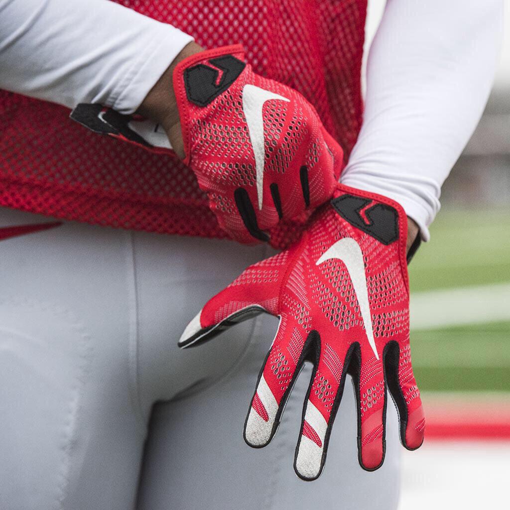 pink nike vapor gloves