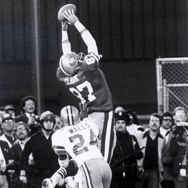 Happy birthday to a Hall of Famer, Dwight Clark. -via  