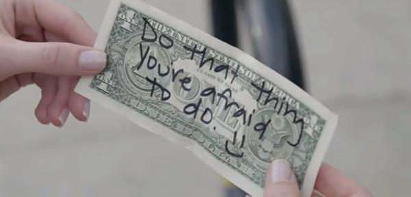 SELFmagazine's tweet image. *This* is how you pay it forward in 2015 on.self.com/1saH8PY #OneLessStranger