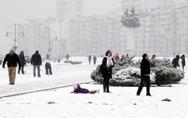 aerdeniz's tweet photo. son 51 yılın en soğuk günü...izmirden http://t.co/YOOu9t9ACH