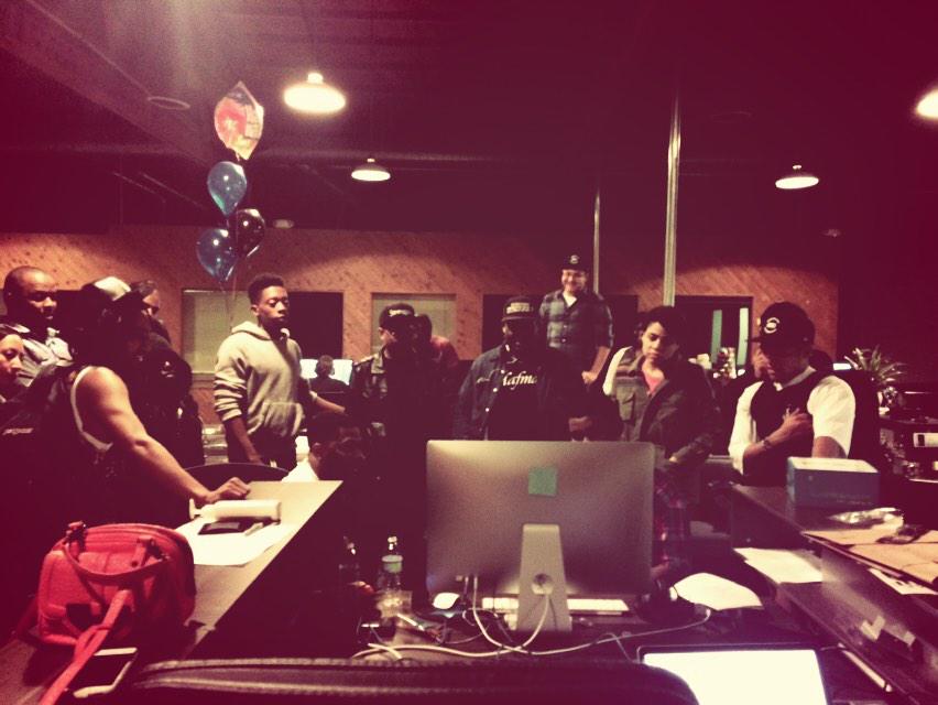bigsharm's tweet photo. @AllDefDigital still there working.....
Big things coming soon from the #ADDfam. http://t.co/j6XNWmJYzf” http://t.co/0bwa7lYThR