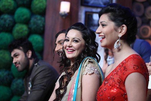 sukir_kandpal's tweet photo. #SukirtiKandpal wid #MinnishaLamba #BiggBoss8FinaleKaTwist #DivaInRed #GorgeousnessOverload http://t.co/p77DtQmM9H