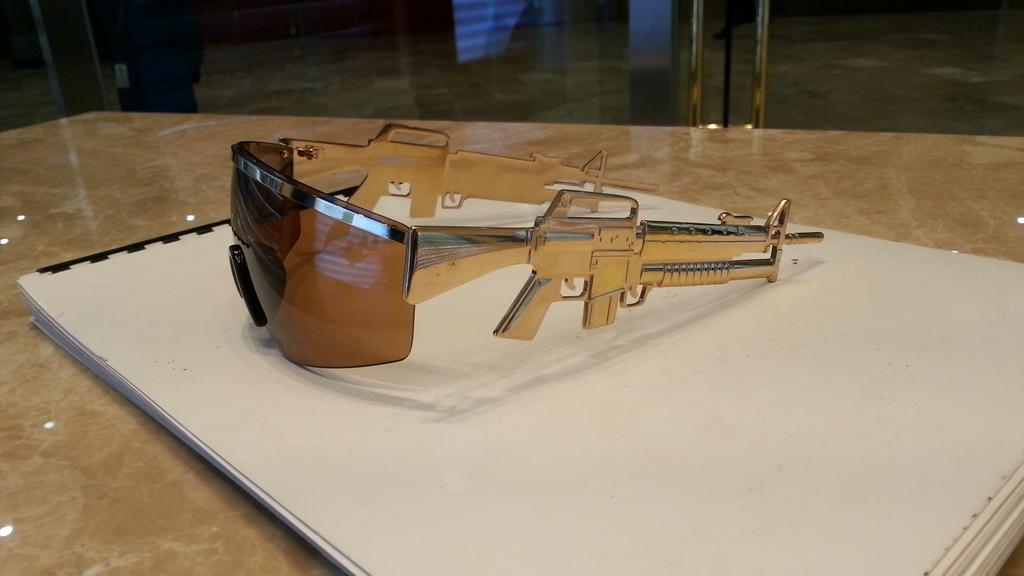 Linda Farrow Gallery tweet media